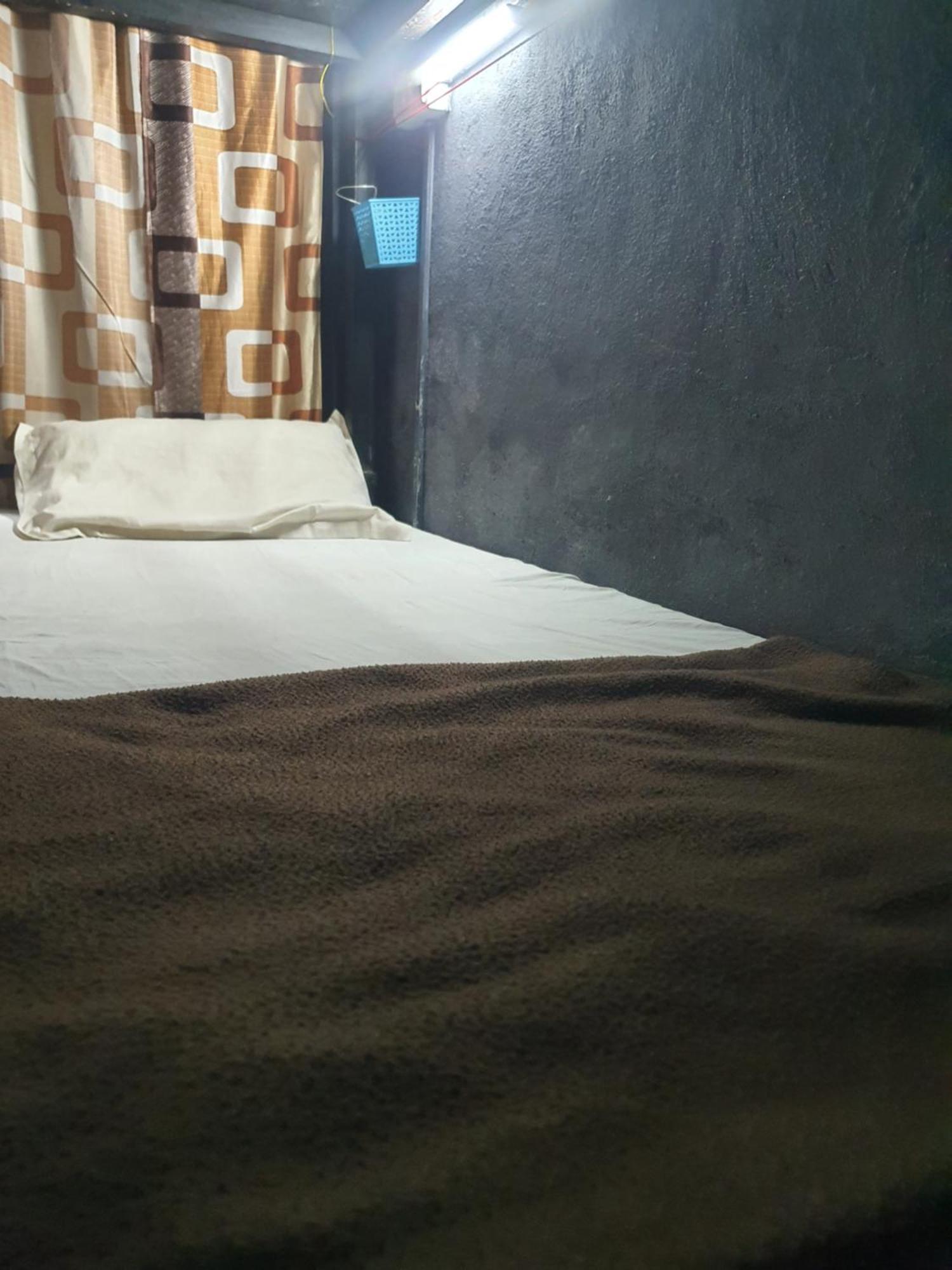 Bapuji Dormitory Hostel Bombay Esterno foto